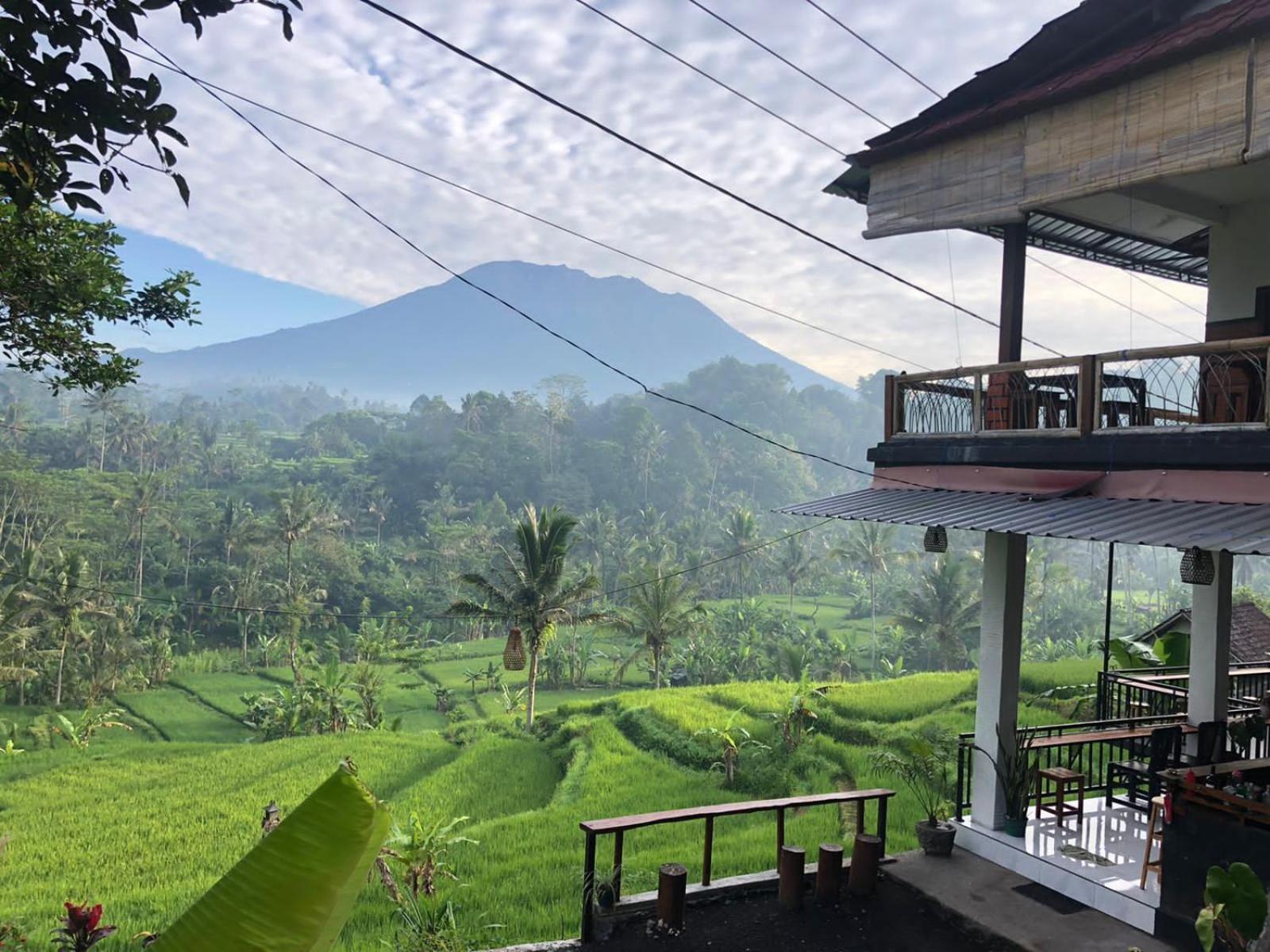 Bisbis House Iseh Village Selat Exterior photo