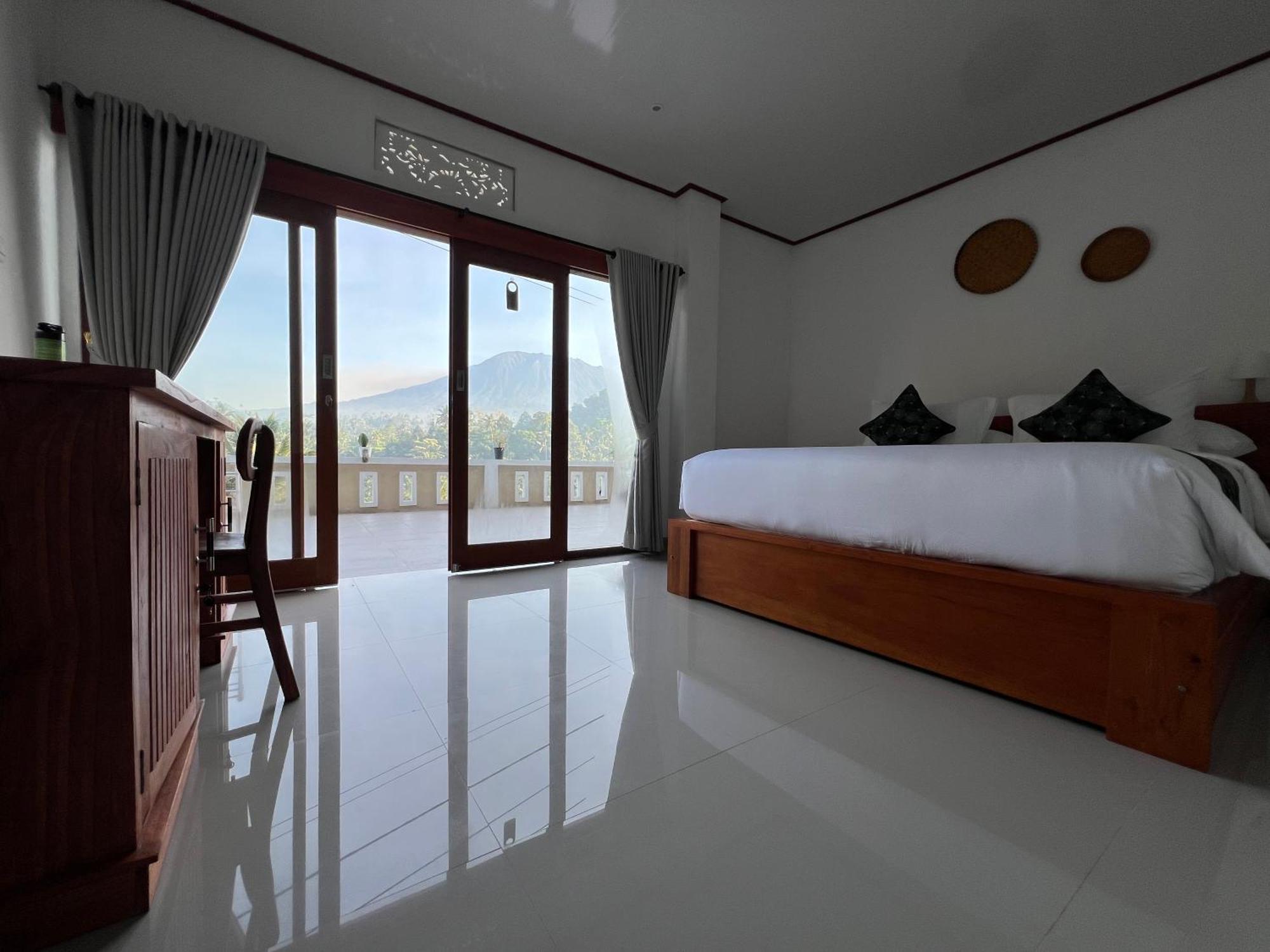 Bisbis House Iseh Village Selat Exterior photo