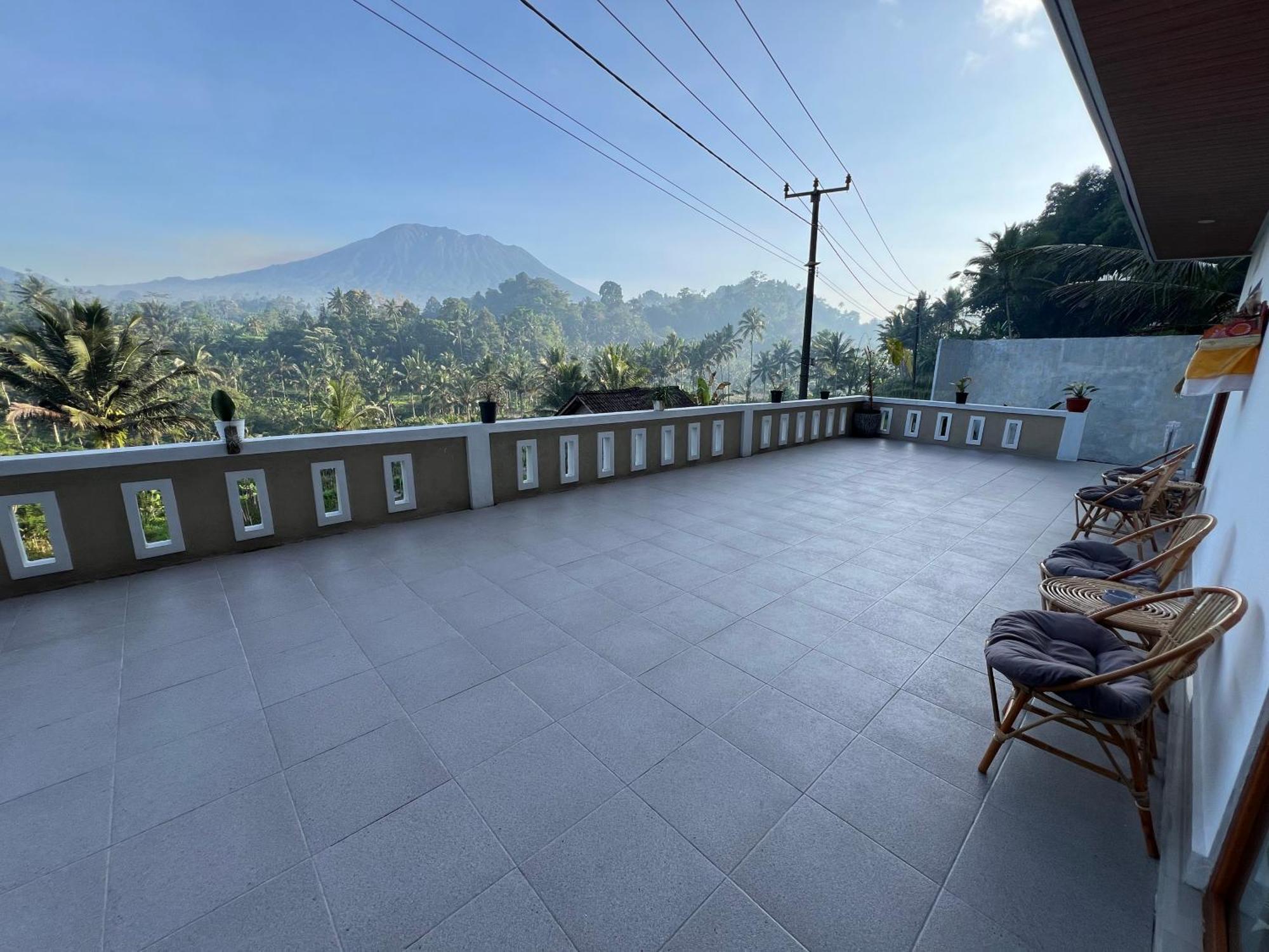Bisbis House Iseh Village Selat Exterior photo