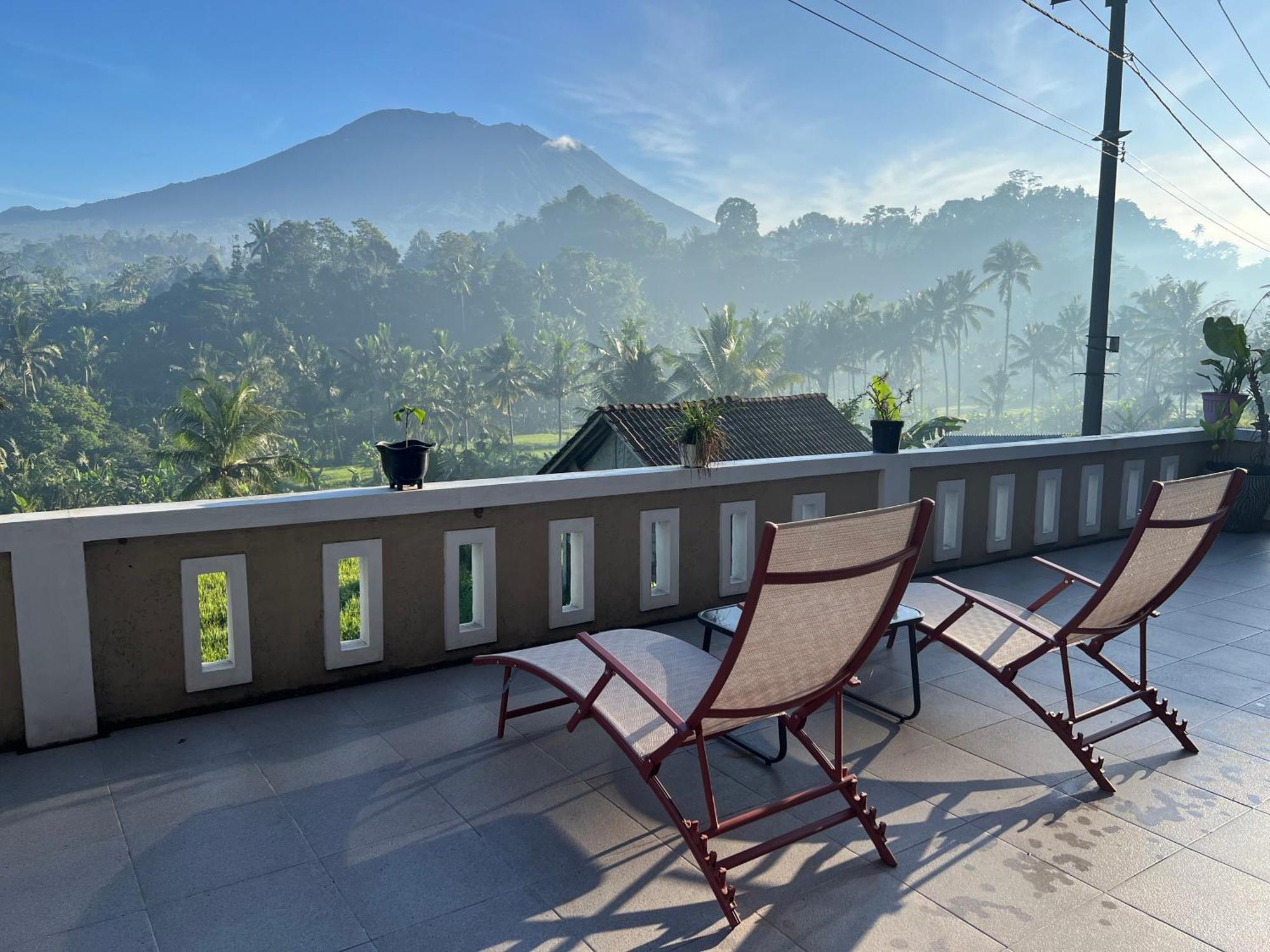 Bisbis House Iseh Village Selat Exterior photo